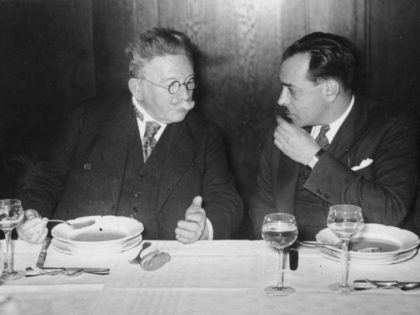 Hugenberg mit ausl‰ndischem Journalisten