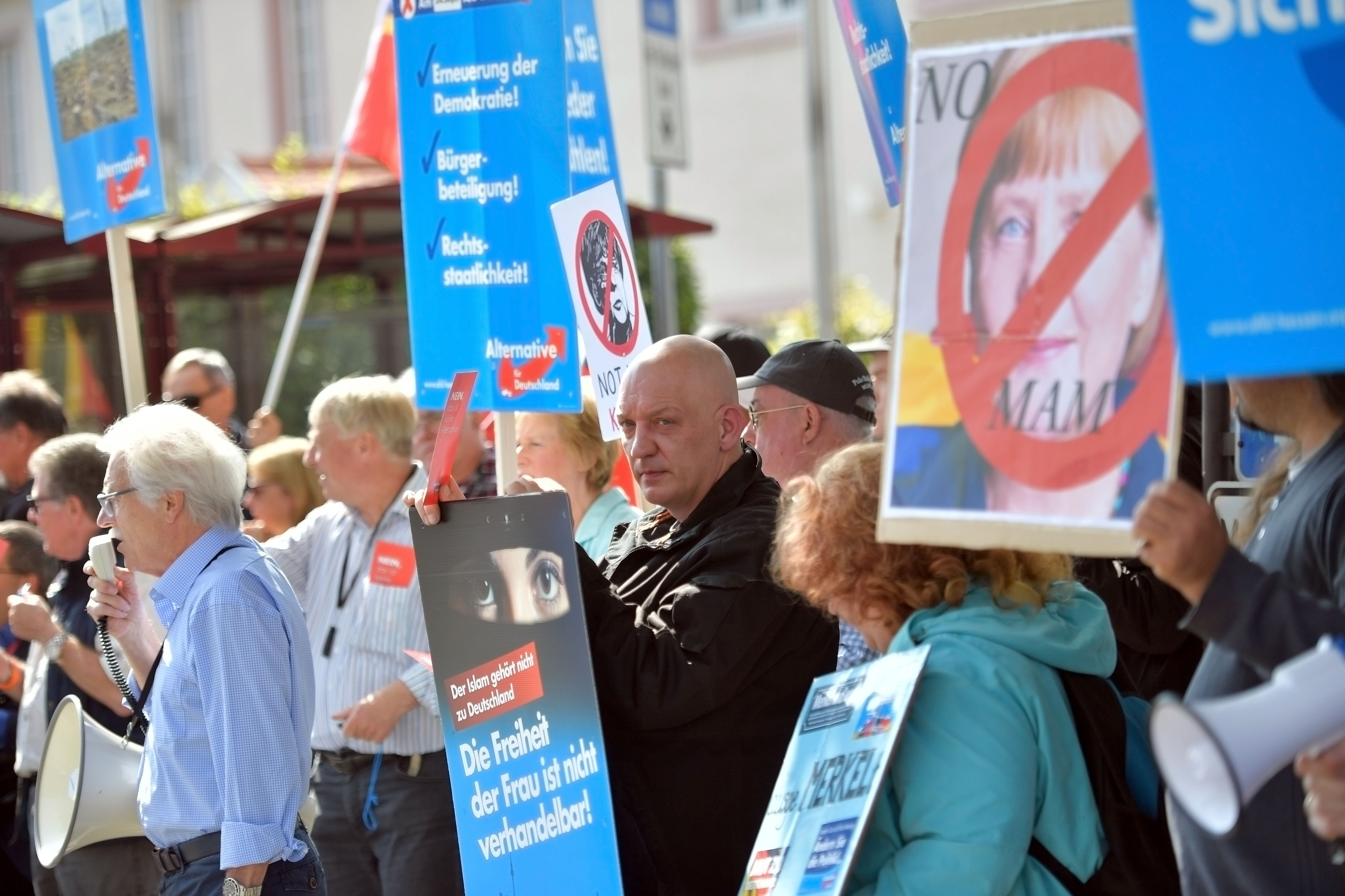 Merkel Campaigns In Heppenheim