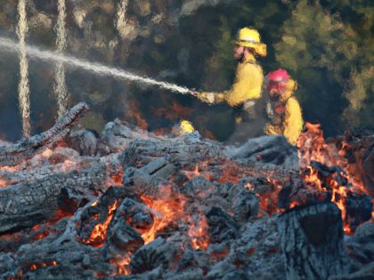 250,000 Evacuated In Southern California As Woolsey Fire Torches Over 80,000 Acres