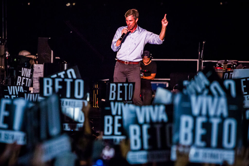 Willie Nelson joins Beto O'Rourke At Campaign Rally