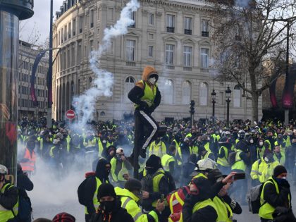 'Yellow Vests' Return to Paris Streets