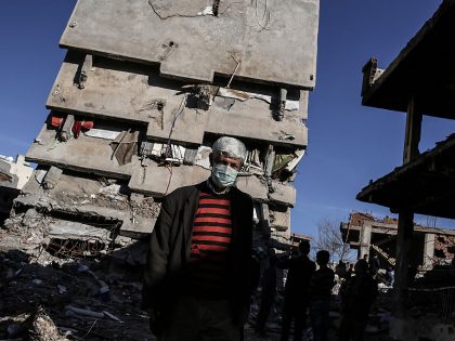 Residents Return To Turkish Town Of Cizre After Curfew