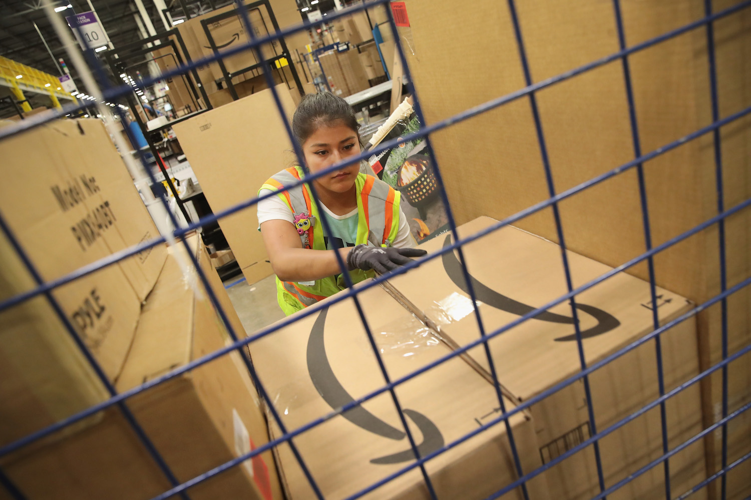 Amazon Hosts Jobs Day Across US To Hire 50,000 For Its Fulfillment Centers