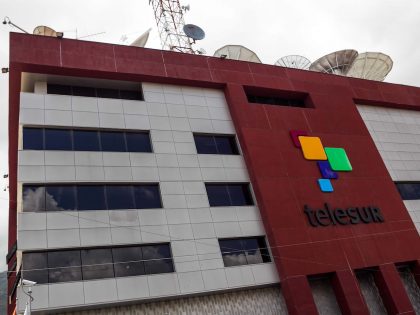 TELESUR COMIENZA A EMITIR SU SE—AL EN INGL…S