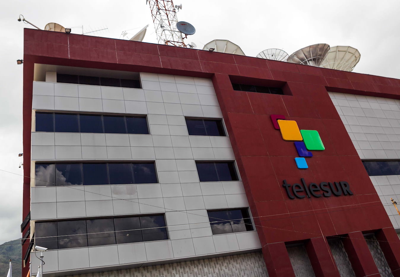 TELESUR COMIENZA A EMITIR SU SE—AL EN INGL…S