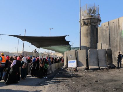 Qalandiya checkpoint, Second Friday of Ramadan, West Bank, 17.6.