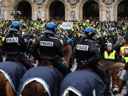 'Yellow Vests' Return Despite Macron's Concessions