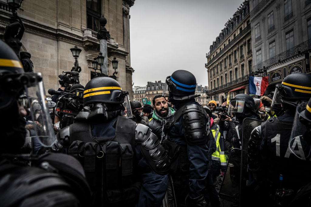 'Yellow Vests' Return Despite Macron's Concessions