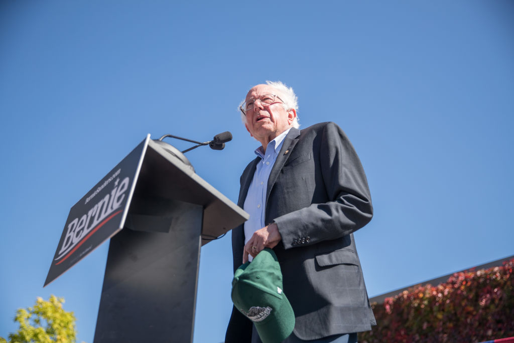 Bernie Sanders Tours Colleges In New Hampshire