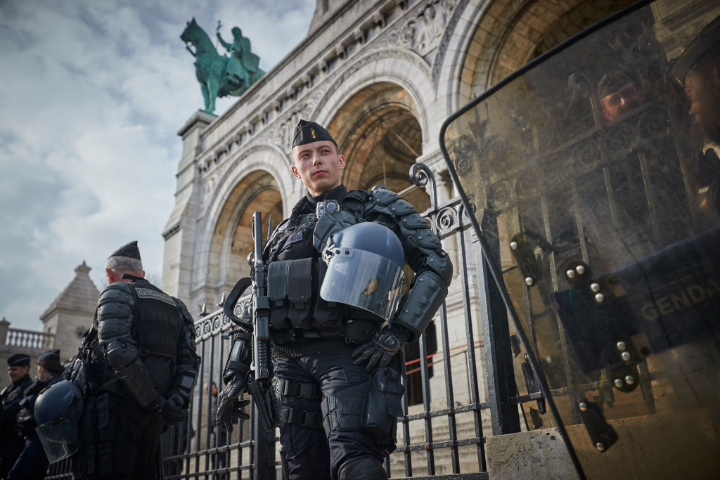 Macron Puts The Army On Paris Streets To Combat 19th Act Of The Gilets Jaunes