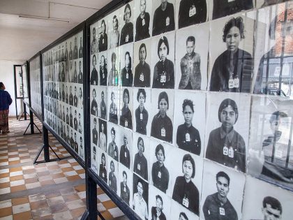 Cambodians Await Verdict For Ex-Khmer Rouge Leaders