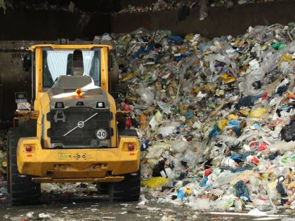 Economy Minister Zypries Visits ALBA Recycling Center
