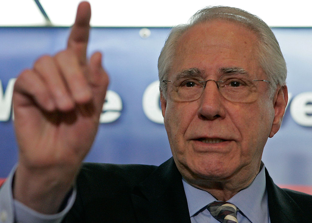 Presidential Hopeful Mike Gravel Holds Press Conference