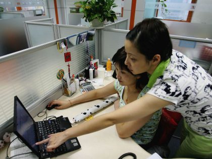 Yahoo Takes 40 pct Stake in China's Alibaba
