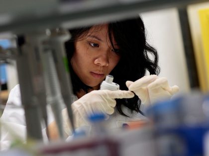 New State-Of-The Art Laboratory Gets To Work On AIDS Vaccine