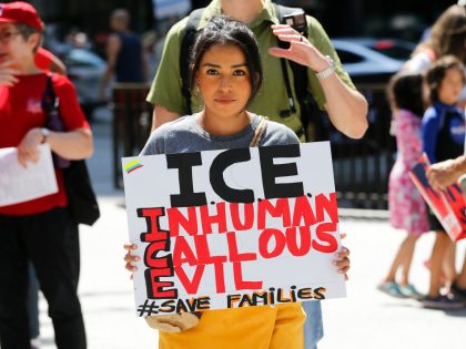 Thousands In Chicago Protest Planned ICE Arrests Of Undocumented Immigrants