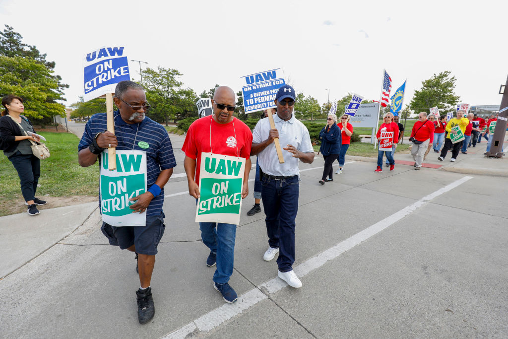 Sen. Bernie Sanders Joins UAW Picket Line In Detroit