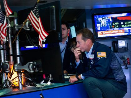 U.S Stocks Fall After China Imposes Retaliatory Tariffs