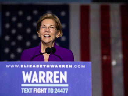 Elizabeth Warren Delivers Campaign Speech in NYC's Washington Square Park