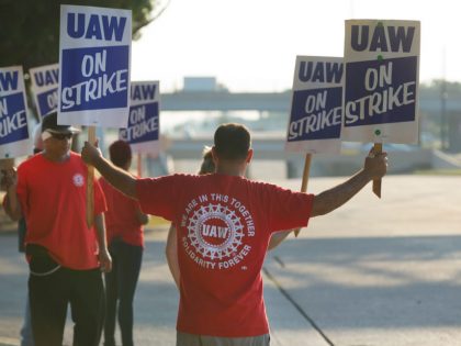 United Auto Workers Go On First National Strike Since 1982