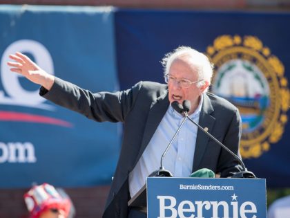 Bernie Sanders Tours Colleges In New Hampshire