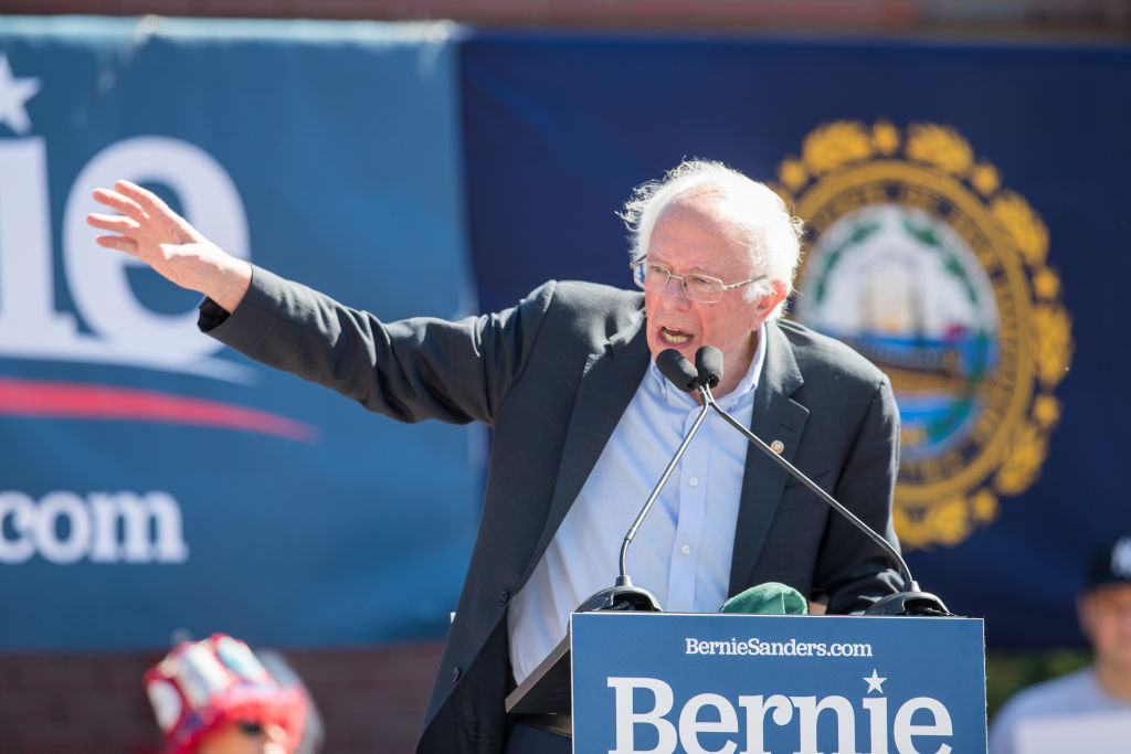 Bernie Sanders Tours Colleges In New Hampshire