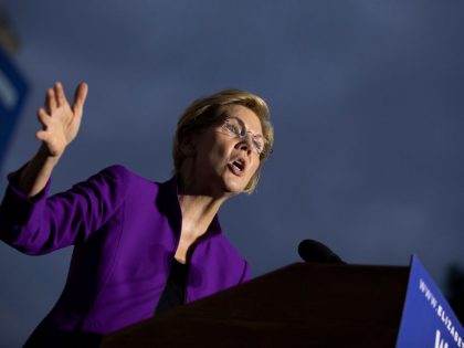Elizabeth Warren Delivers Campaign Speech in NYC's Washington Square Park