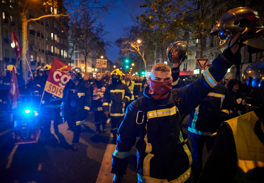 French Public Sector Workers Begin New Round Of Pension Strikes