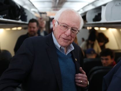 Bernie Sanders Discusses Caucus Vote Count Delay On Flight From Iowa To NH