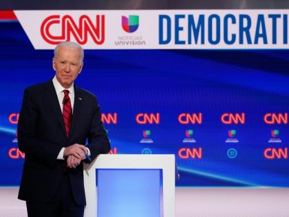 US-POLITICS-VOTE-DEMOCRATS-DEBATE
