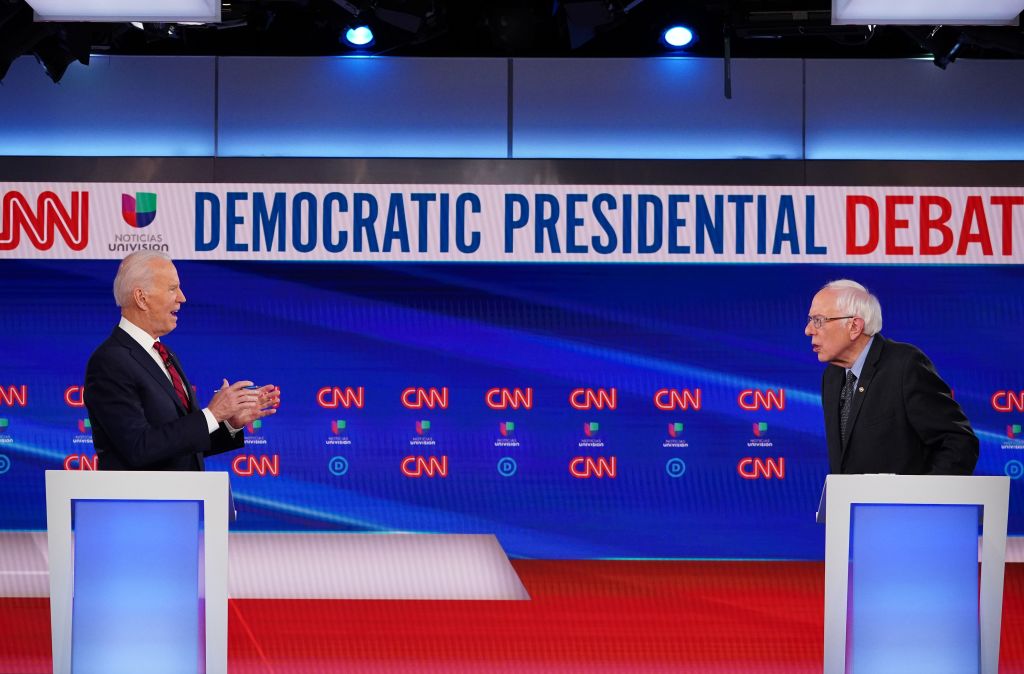 TOPSHOT-US-POLITICS-VOTE-DEMOCRATS-DEBATE