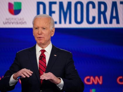 US-POLITICS-VOTE-DEMOCRATS-DEBATE