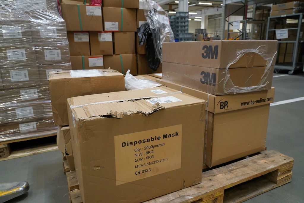 Transport Minister Scheuer Visits Logistics Center During Coronavirus Crisis