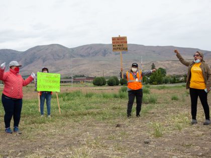 Washington Fruit Packers Protest Working Conditions Amid COVID-19 Pandemic