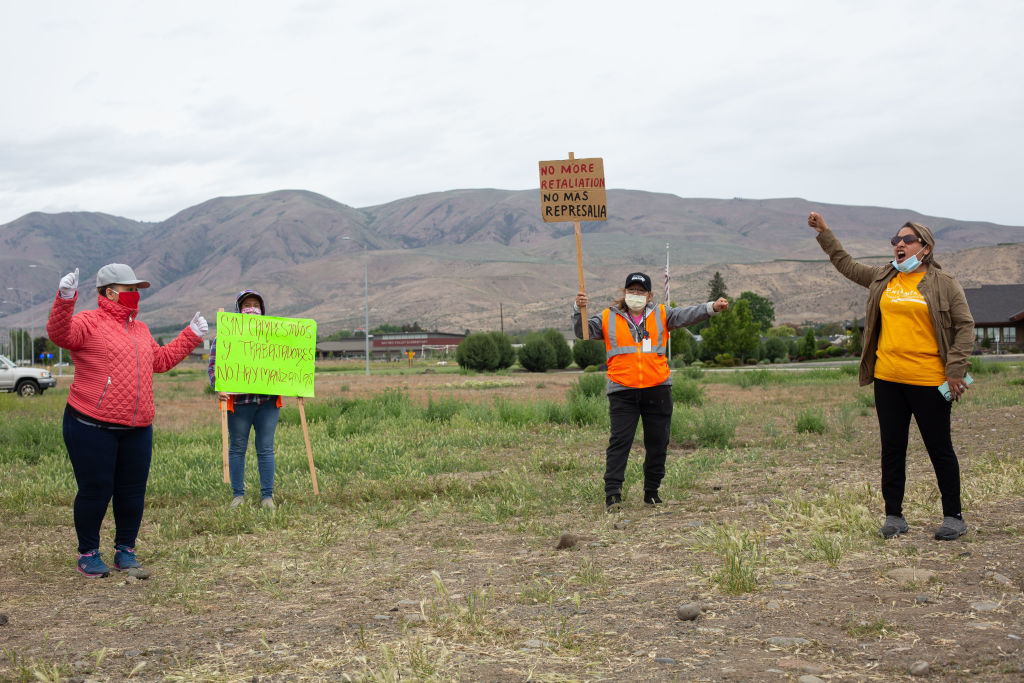 Washington Fruit Packers Protest Working Conditions Amid COVID-19 Pandemic