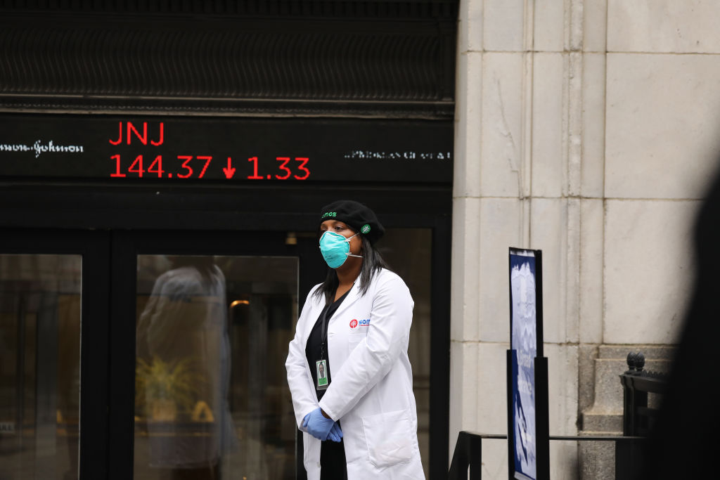 NY Stock Exchange Re-opens To Limited Amount Of Traders