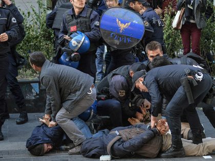 Police Disperse Supporters Of The Pro-Kurdish People's Democratic Party