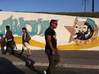 Fidel Castro's Remains Travel Across Cuba Ahead Of His Burial
