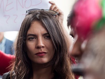 The Machi Francisca Linconao leaves Hospital of Nueva Imperial after 14 days on hunger strike