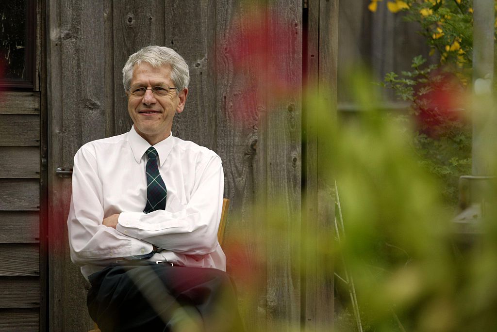 Portrait of Melbourne University Historian Stuart Macintyre, for Encounter/Sat i