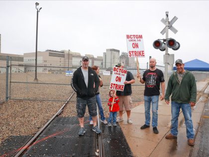 Kellogg's Cereal Plant Workers Go On Strike