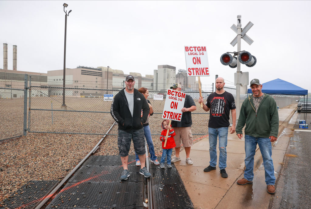 Kellogg's Cereal Plant Workers Go On Strike