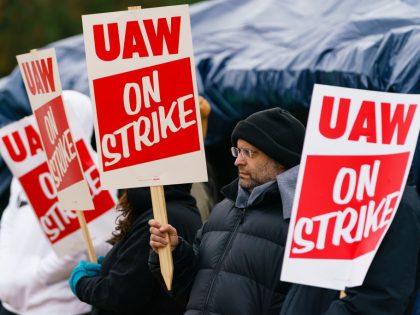 Deere Union Workers Reject Labor Agreement, Extending Strike