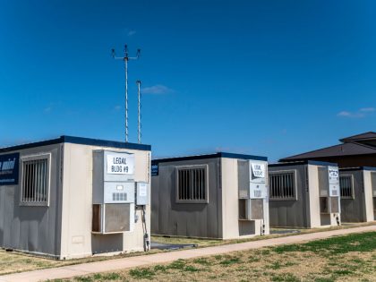 Facility opens to welcome migrant children