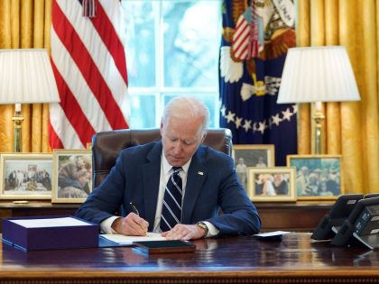 US-POLITICS-BIDEN-HEALTH-VIRUS-AID