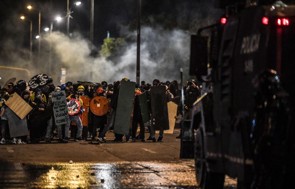 TOPSHOT-COLOMBIA-CRISIS-PROTEST-POLITICS-DEMONSTRATION-UNREST-EC