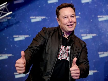 TOPSHOT-GERMANY-MEDIA-TESLA-AWARD