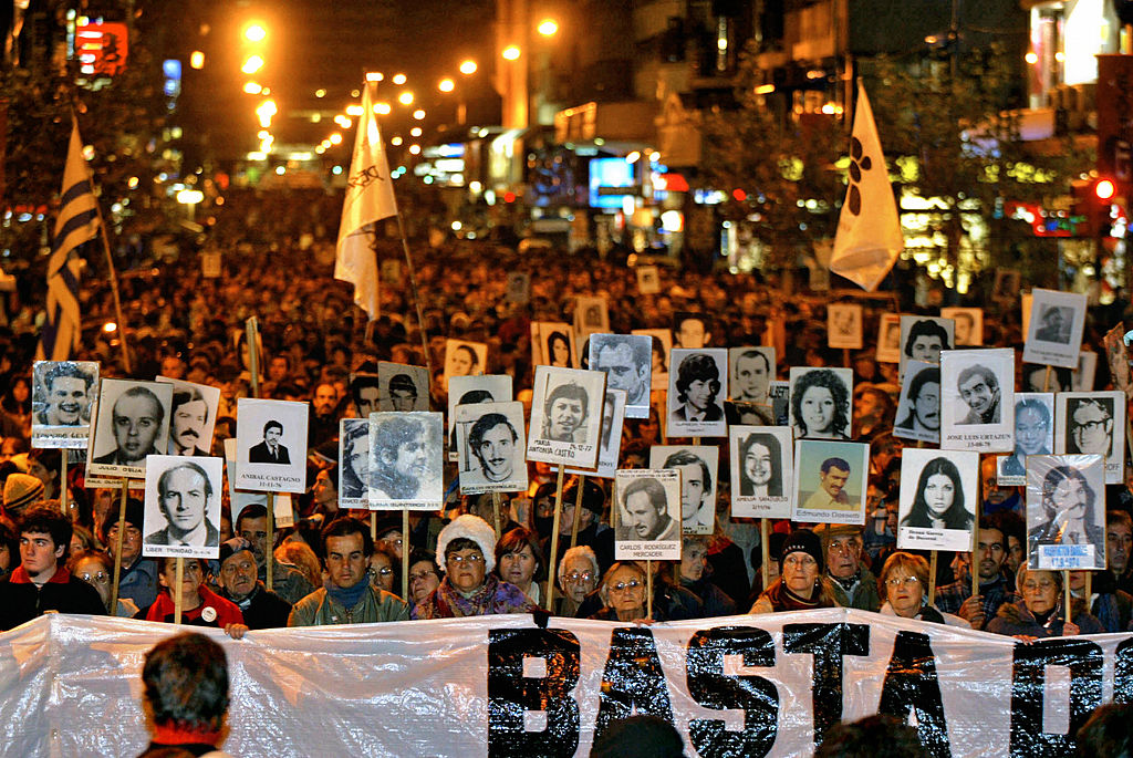 DATE CORRECTION / Thousands of Uruguayan