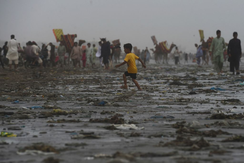PAKISTAN-WEATHER-SUMMER-BEACH