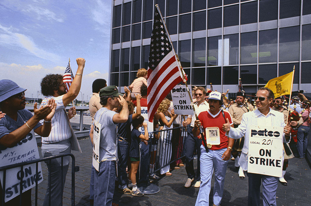 Air Traffic Controllers Striking